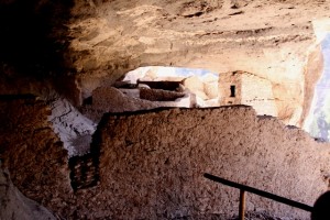 Interior layout of house keeping features in Gila Cliff Dwellings, New Mexico