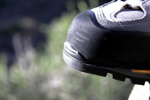 The high rubber rand protects the toe section, sides, and rear of the Cevedale GTX.